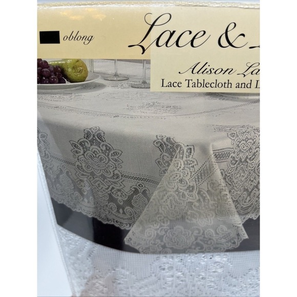 Allison Oblong‎ Lace Tablecloth 60 x 84 Inch Heirloom Scalloped Liner - Picture 1 of 9